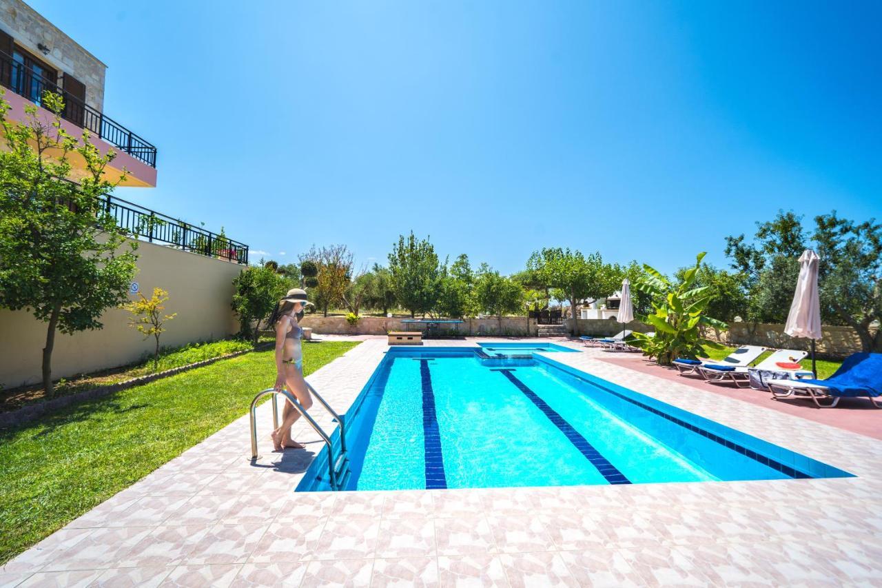 Villas Louloudaki Loutra  ภายนอก รูปภาพ
