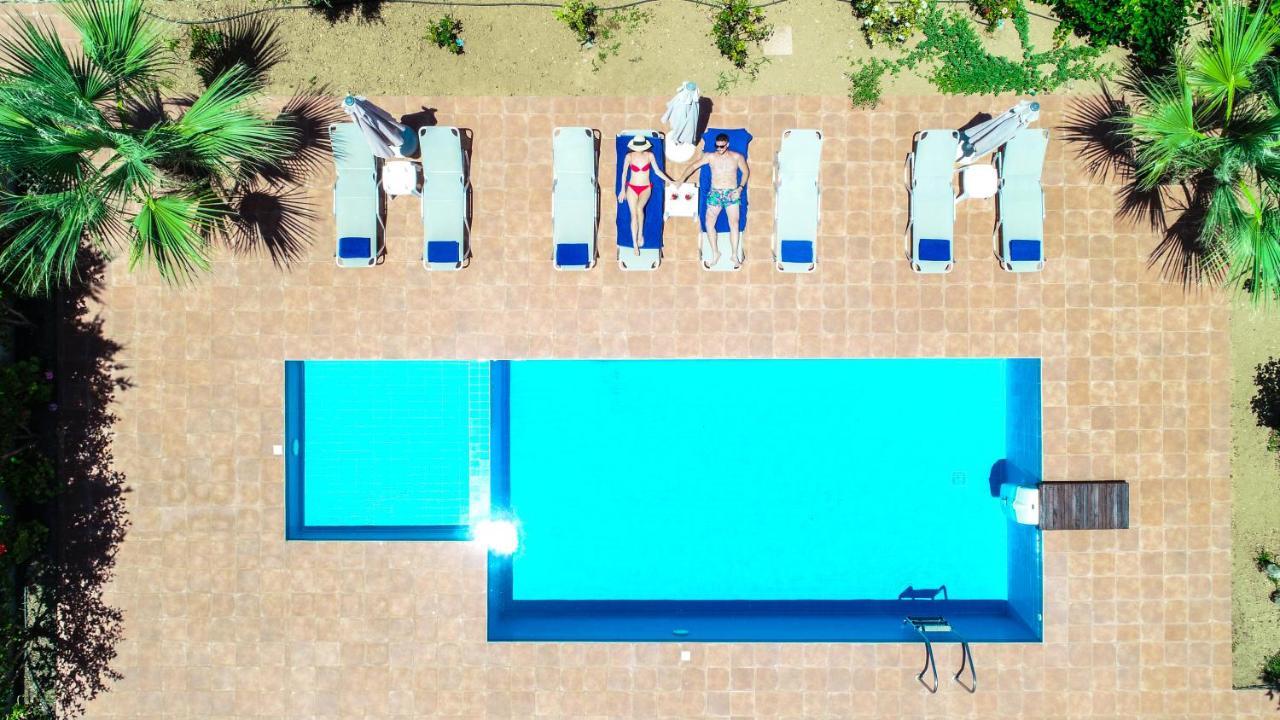Villas Louloudaki Loutra  ภายนอก รูปภาพ