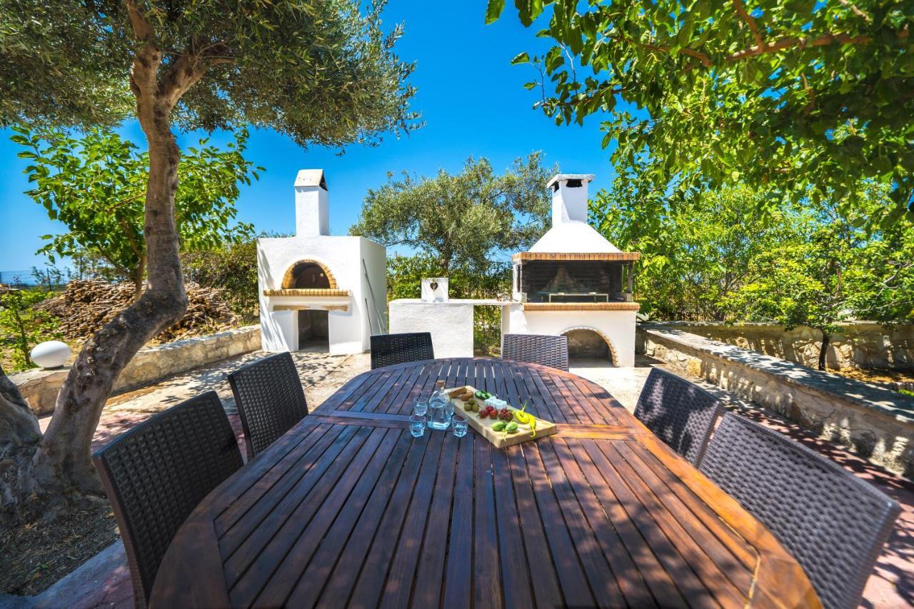 Villas Louloudaki Loutra  ภายนอก รูปภาพ
