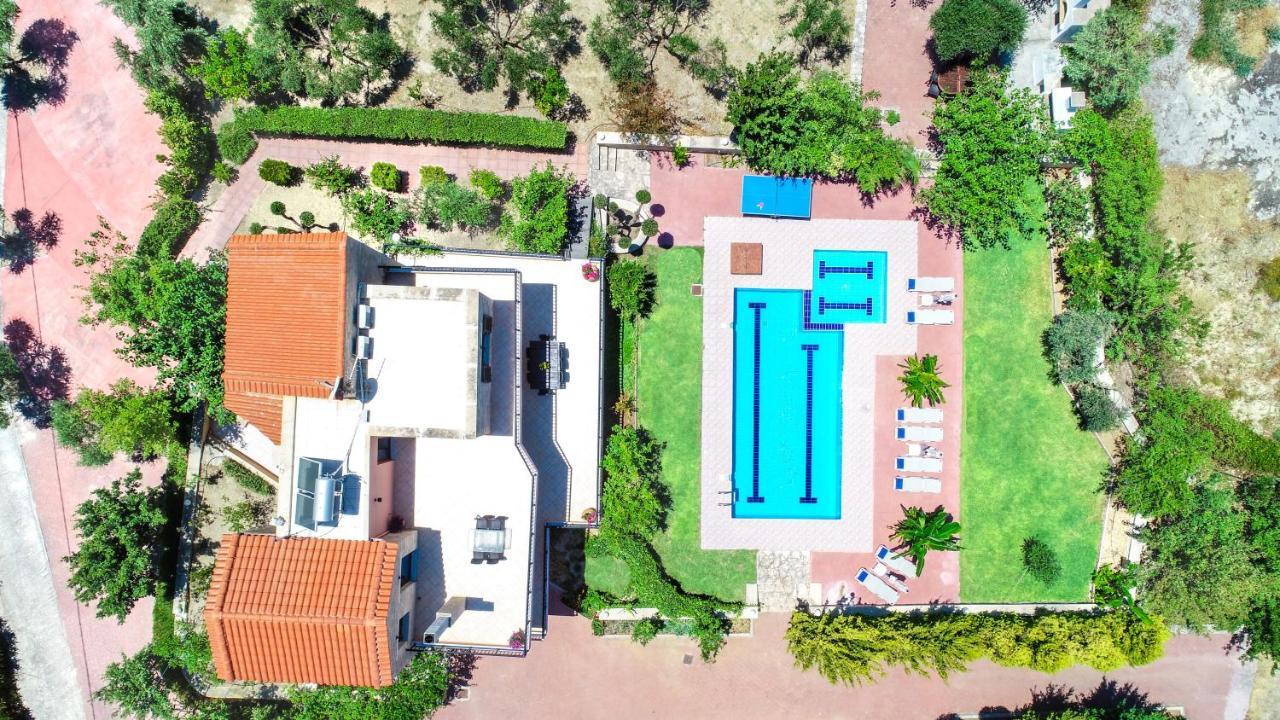 Villas Louloudaki Loutra  ภายนอก รูปภาพ