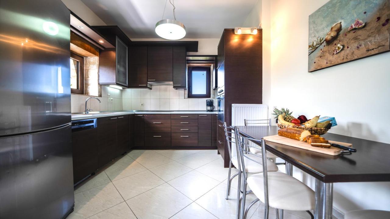 Villas Louloudaki Loutra  ภายนอก รูปภาพ