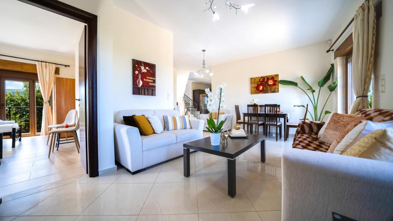 Villas Louloudaki Loutra  ภายนอก รูปภาพ