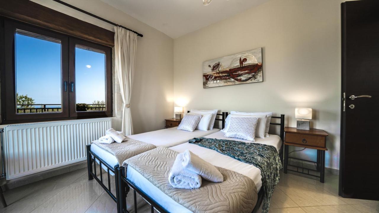 Villas Louloudaki Loutra  ภายนอก รูปภาพ