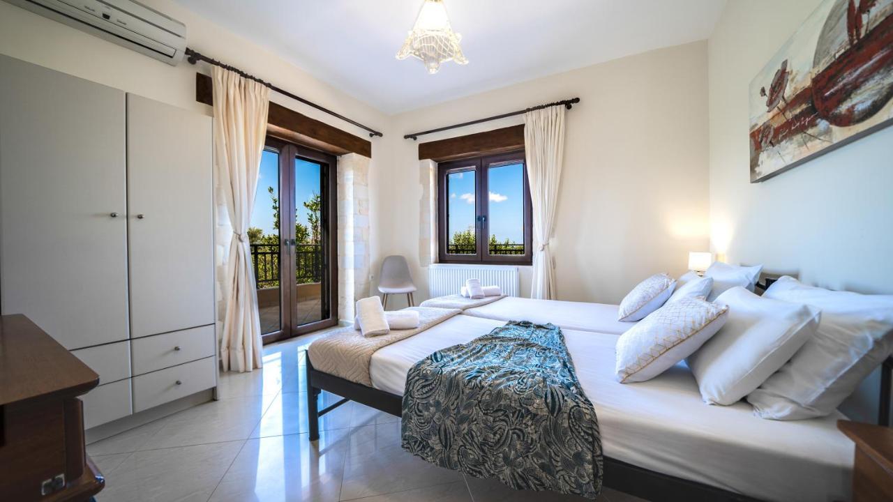 Villas Louloudaki Loutra  ภายนอก รูปภาพ