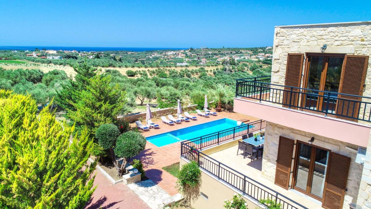 Villas Louloudaki Loutra  ภายนอก รูปภาพ
