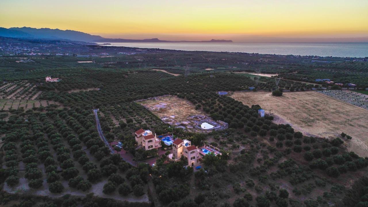 Villas Louloudaki Loutra  ภายนอก รูปภาพ