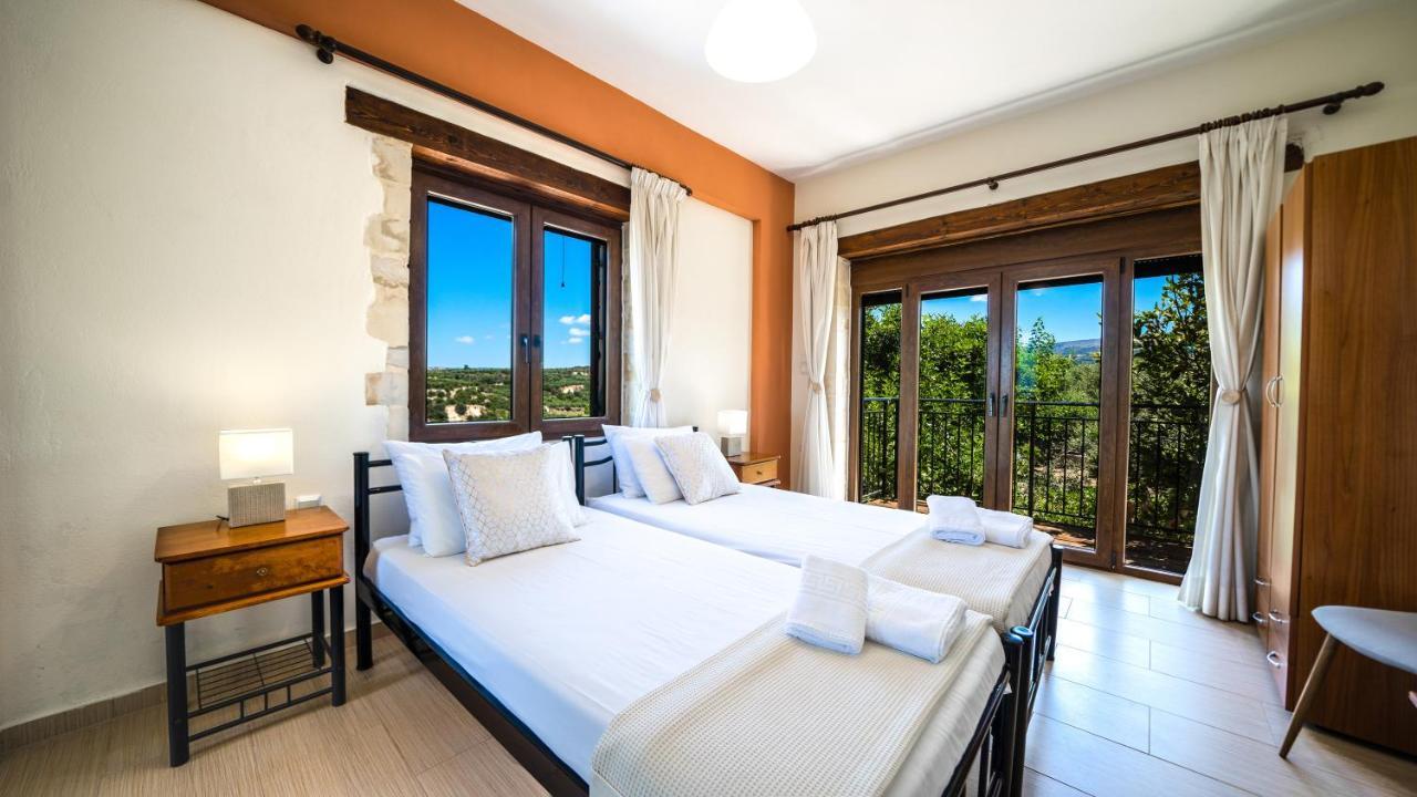 Villas Louloudaki Loutra  ภายนอก รูปภาพ