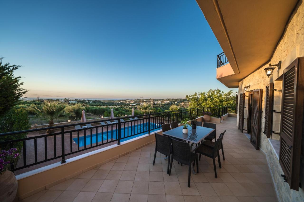 Villas Louloudaki Loutra  ภายนอก รูปภาพ