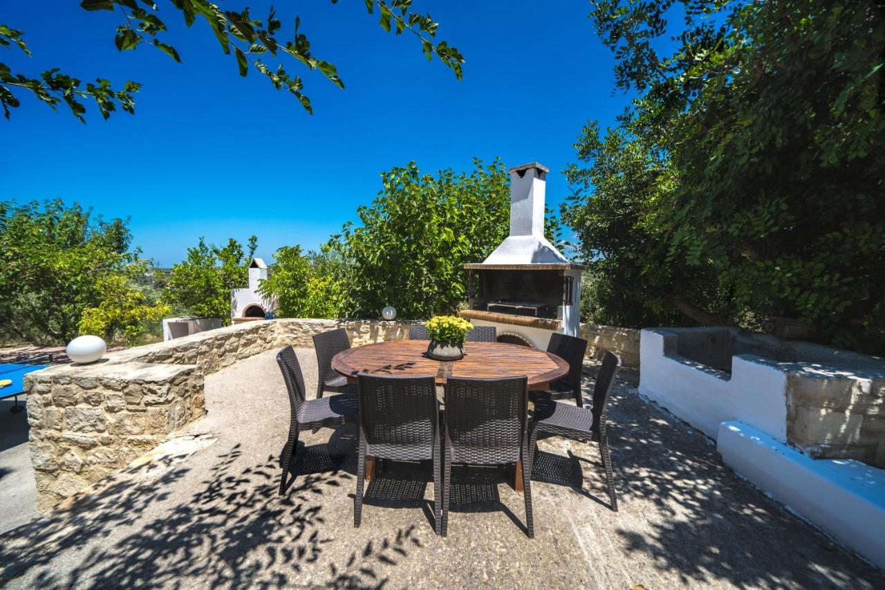 Villas Louloudaki Loutra  ภายนอก รูปภาพ