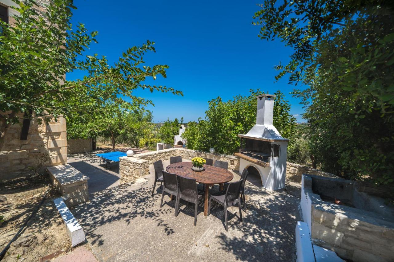 Villas Louloudaki Loutra  ภายนอก รูปภาพ