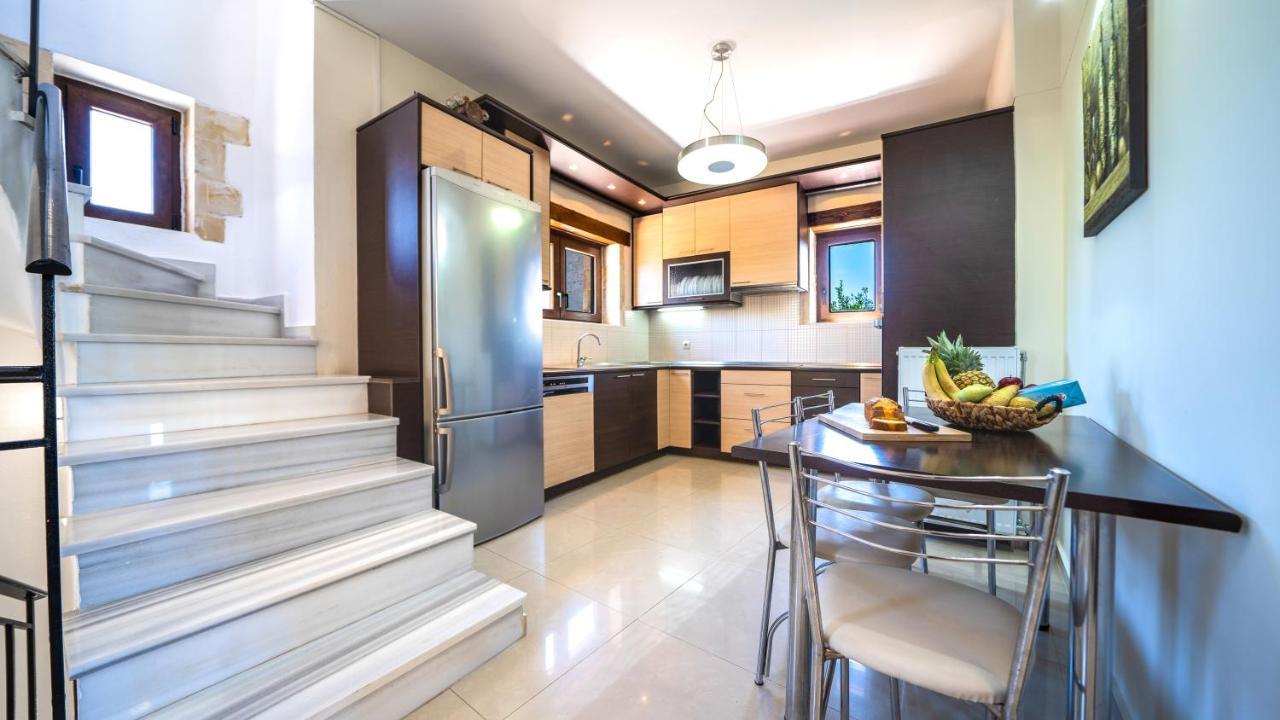 Villas Louloudaki Loutra  ภายนอก รูปภาพ