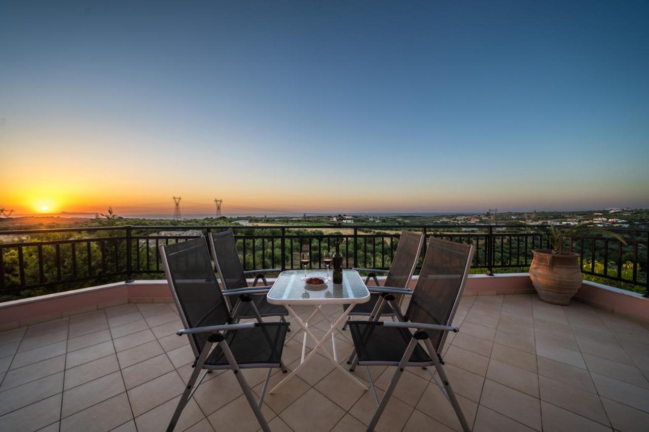 Villas Louloudaki Loutra  ภายนอก รูปภาพ