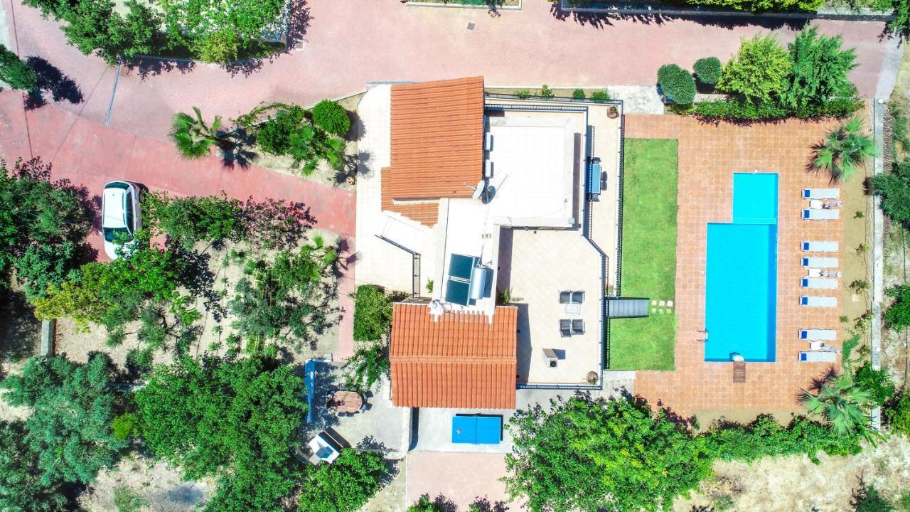 Villas Louloudaki Loutra  ภายนอก รูปภาพ