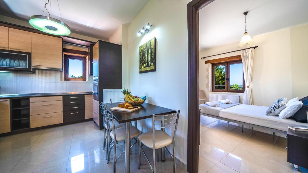 Villas Louloudaki Loutra  ภายนอก รูปภาพ