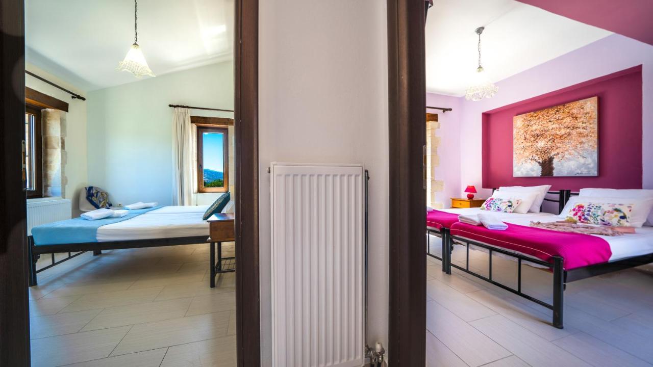 Villas Louloudaki Loutra  ภายนอก รูปภาพ